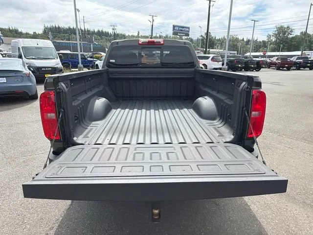 Used 2018 Deepwood Green Metallic Chevrolet 4WD LT image 15
