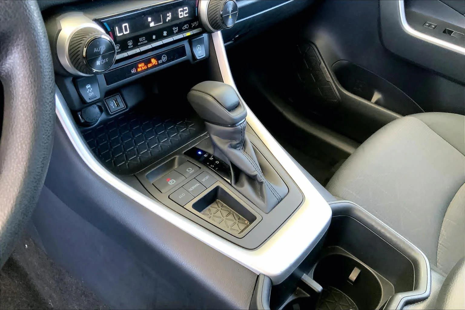 Used 2025 Silver Sky Metallic Toyota XLE image 16