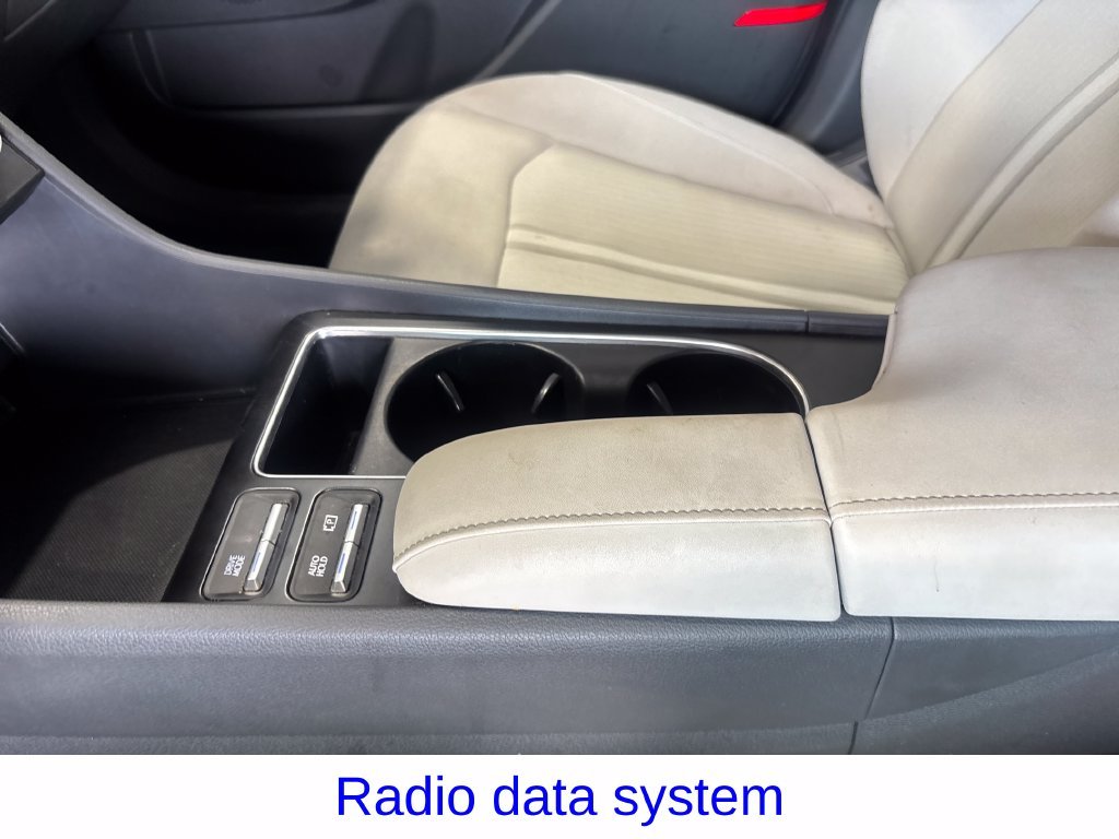 Certified Used 2025 Silver Hyundai SEL image 21