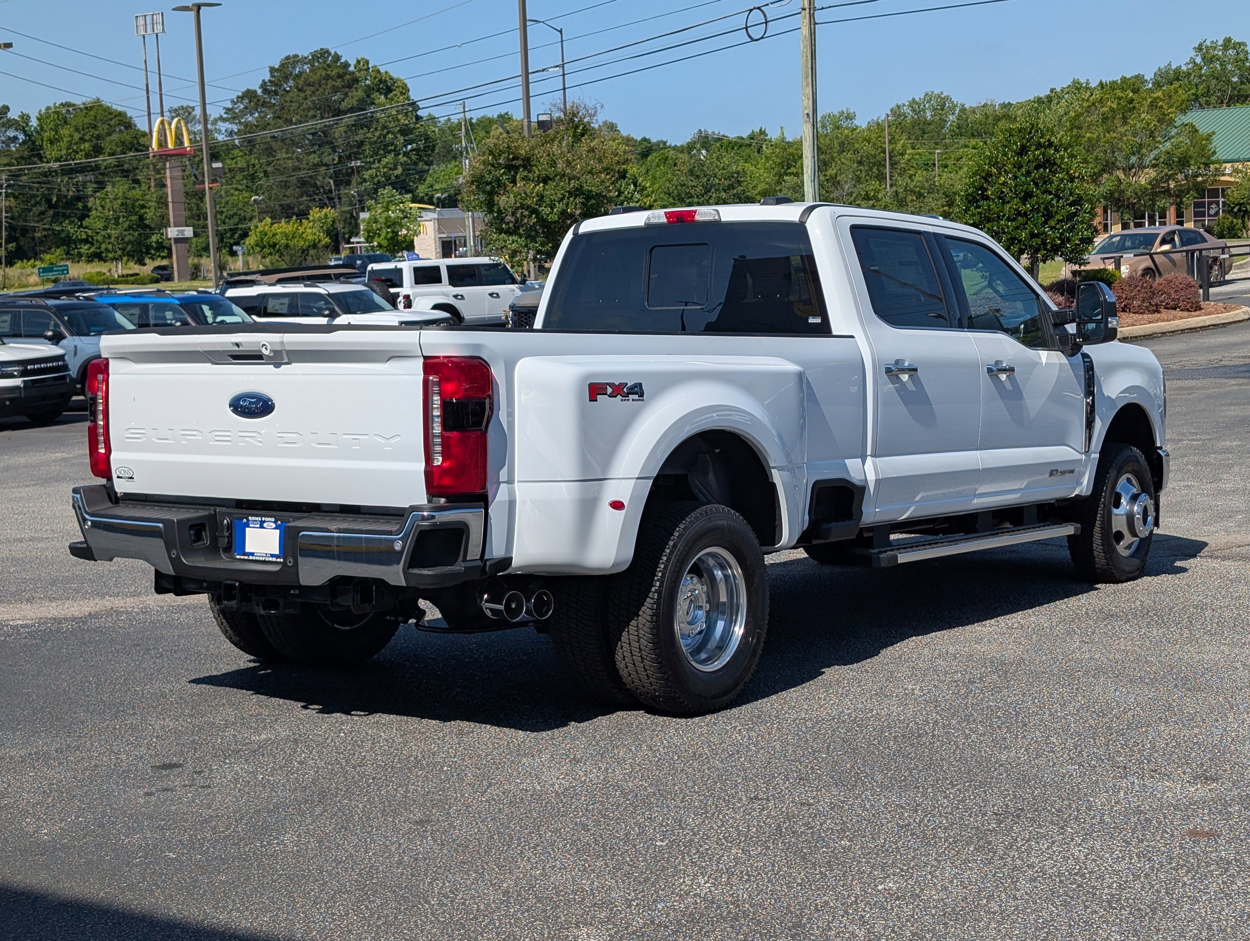 New 2026 Oxford White FORD F-350® Lariat® image 9