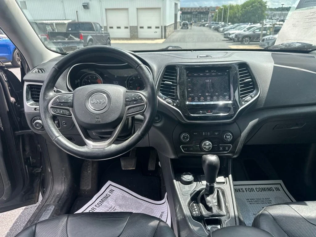 Used 2019 Crystal Metallic Jeep Limited image 16