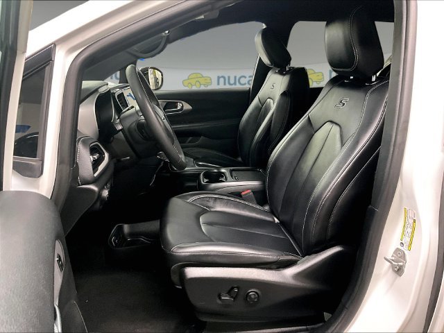 Used 2024 White Chrysler Select S Appearance image 10