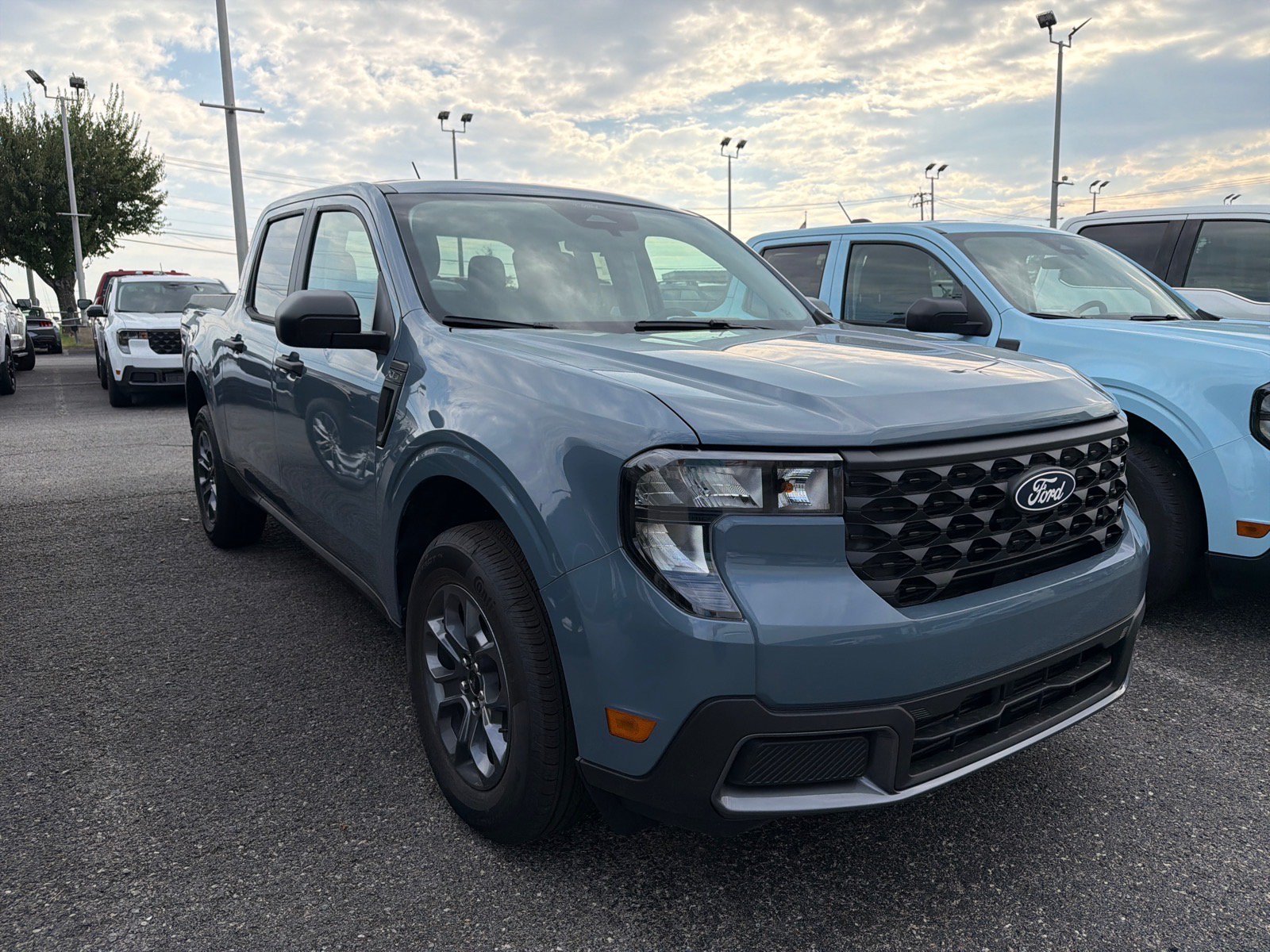 New 2026 Azure Gray Metallic Tri-Coat Ford XLT image 3