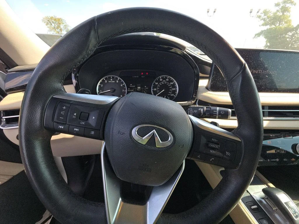 Certified Used 2024 White INFINITI PURE image 6