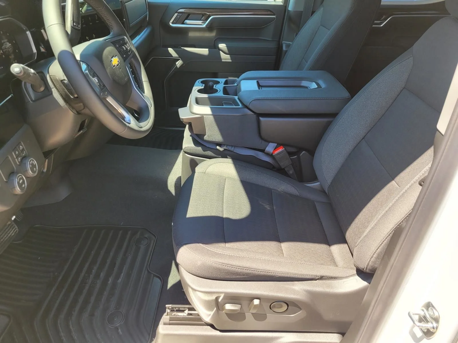 2026 Chevrolet Silverado 1500 LT - Photo 14