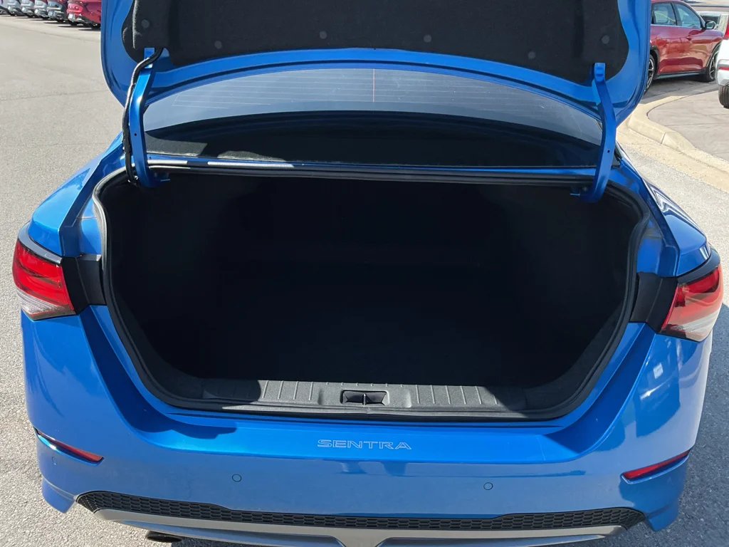 Used 2023 Electric Blue Metallic/Super Black Nissan SR image 16