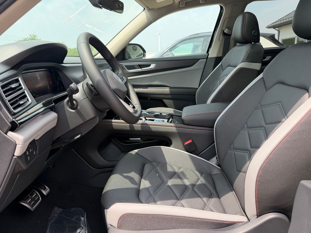 New 2026 Deep Black Pearl Volkswagen 2.0T Peak Edition image 11