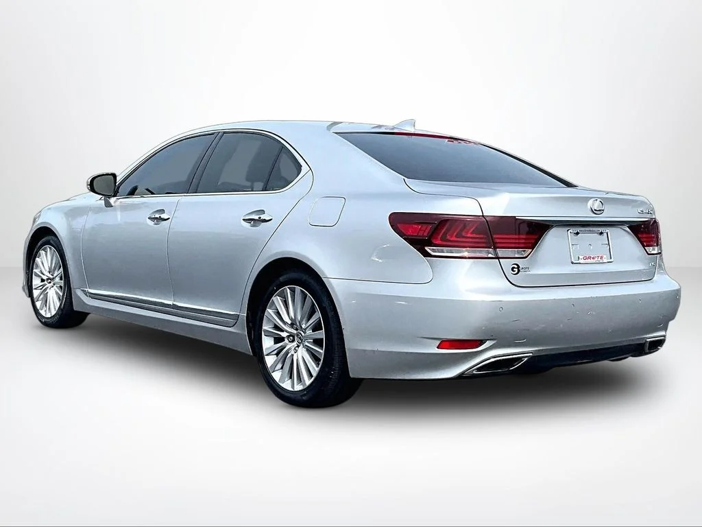 Used 2014 Silver Lexus 460 image 13