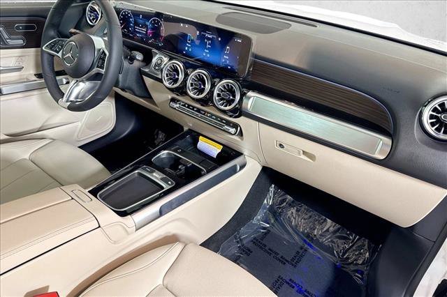 New 2026 Polar White Mercedes-Benz GLB 250 image 57