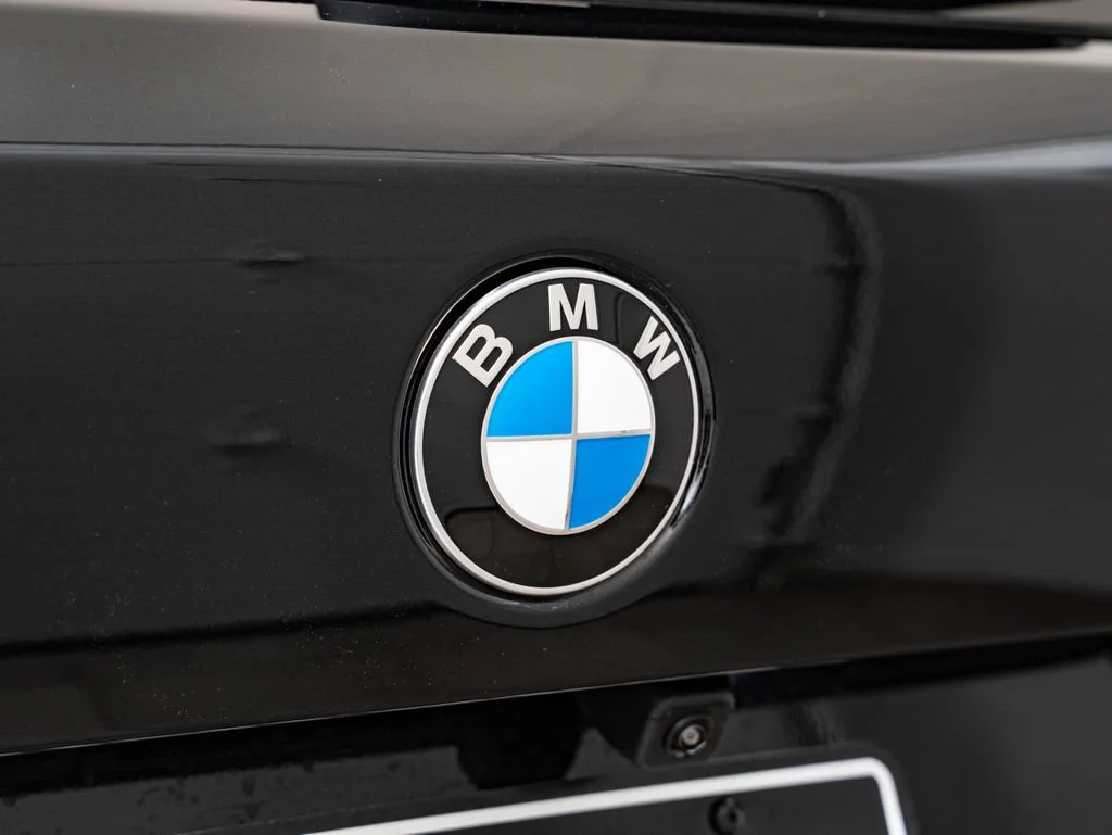 New 2026 Black Sapphire Metallic BMW xDrive40i image 17