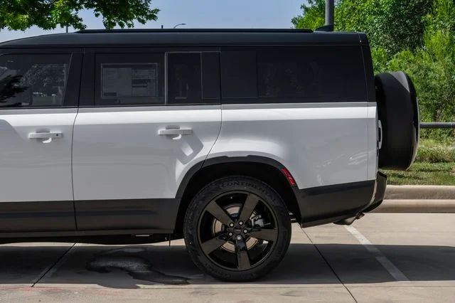 New 2026 White Land Rover S image 14