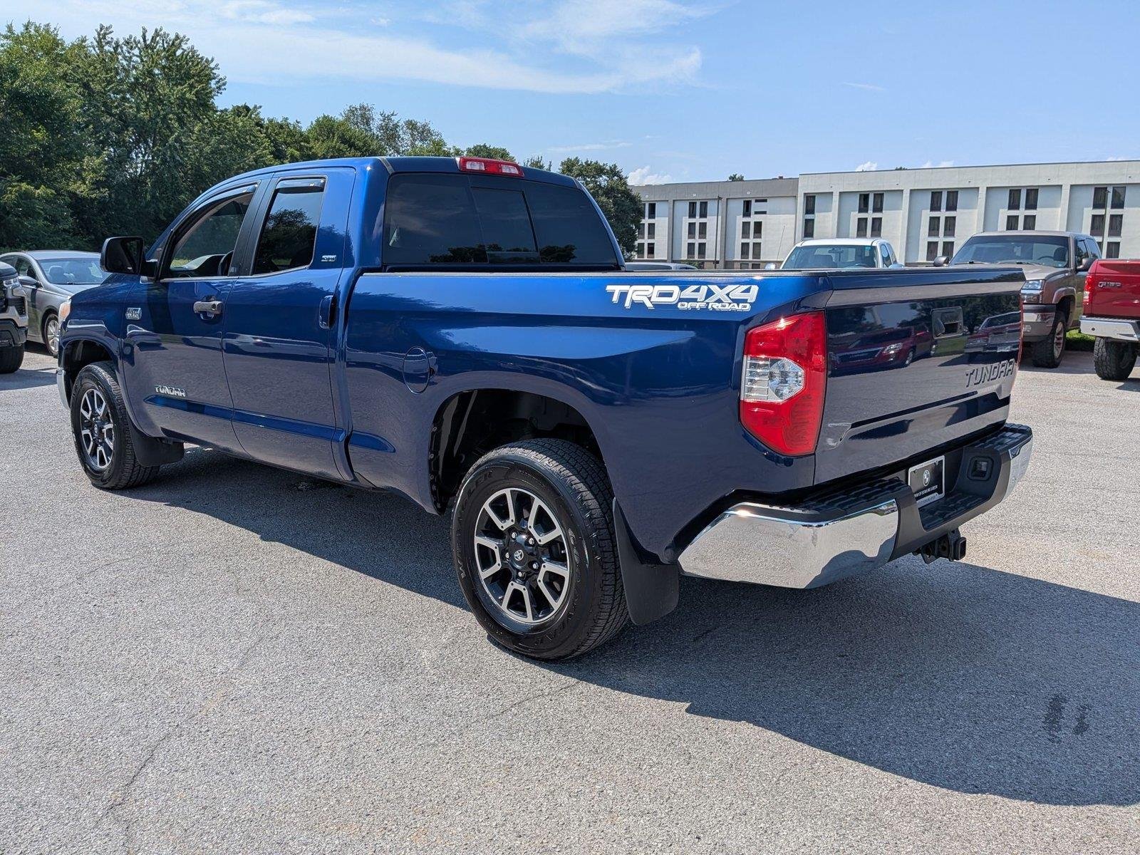 Used 2015 Blue Ribbon Metallic Toyota SR5 image 3