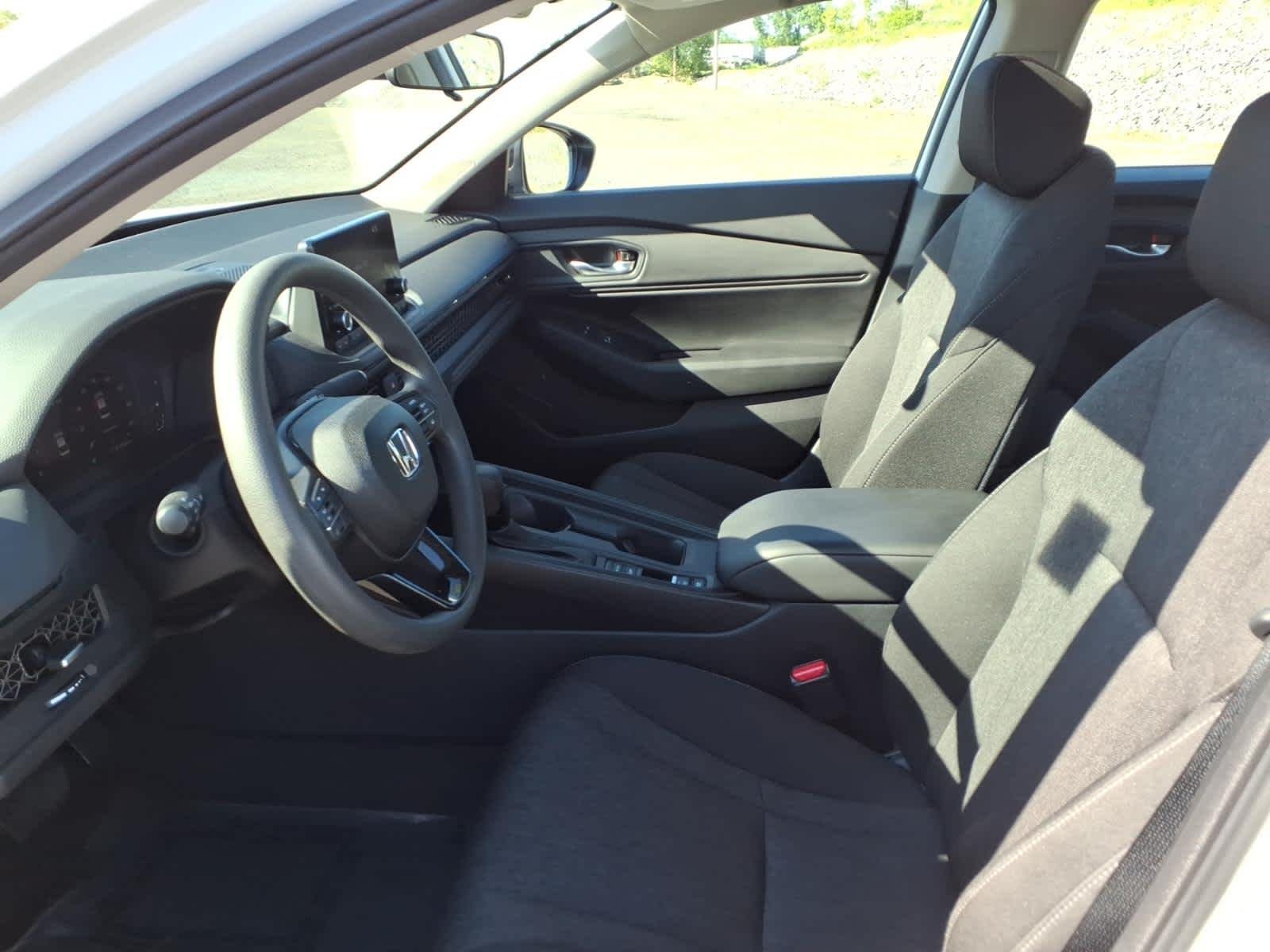2025 Honda Accord SE - Photo 18