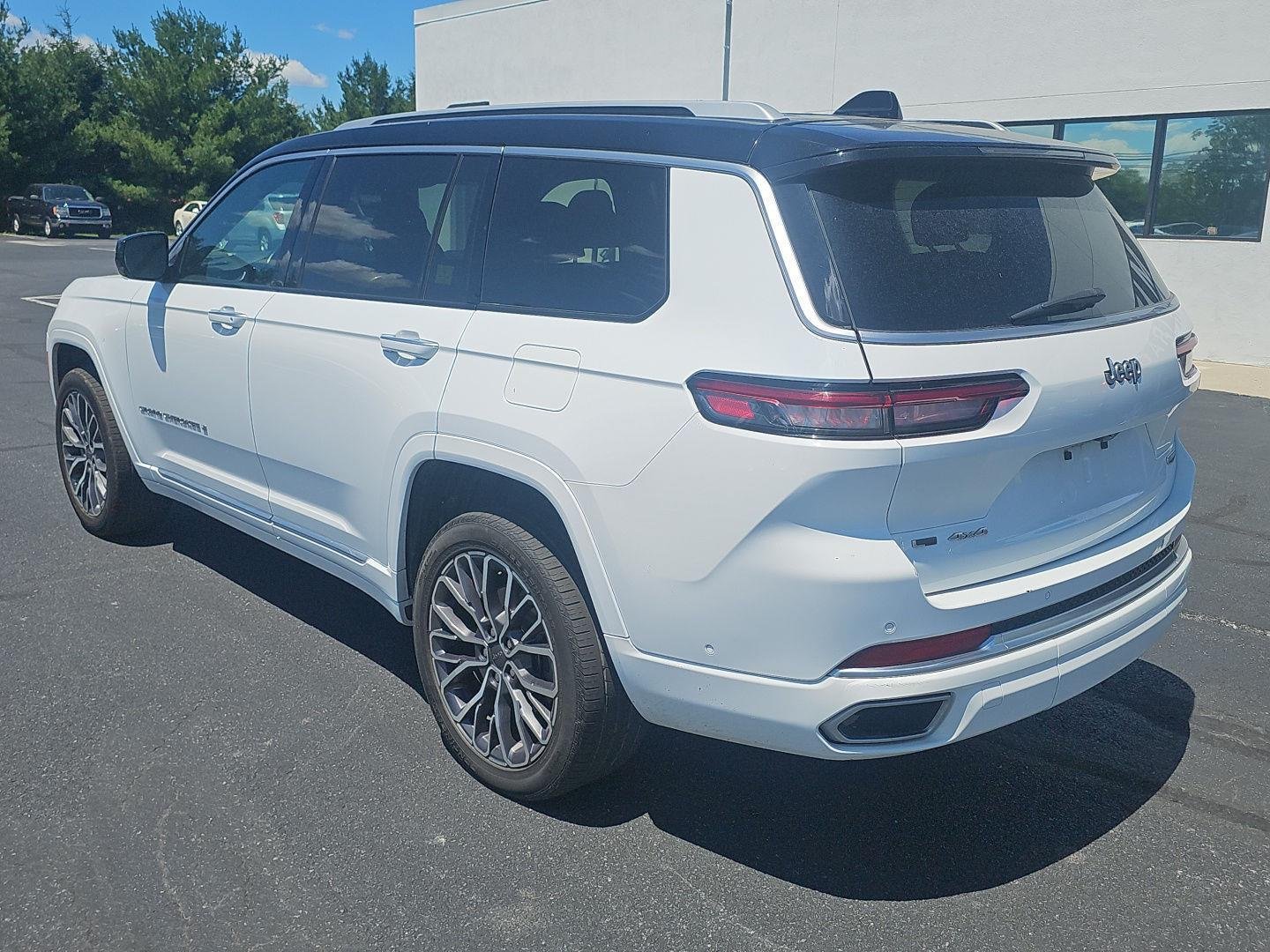 Used 2022 Bright White Clearcoat Jeep Summit Reserve image 8