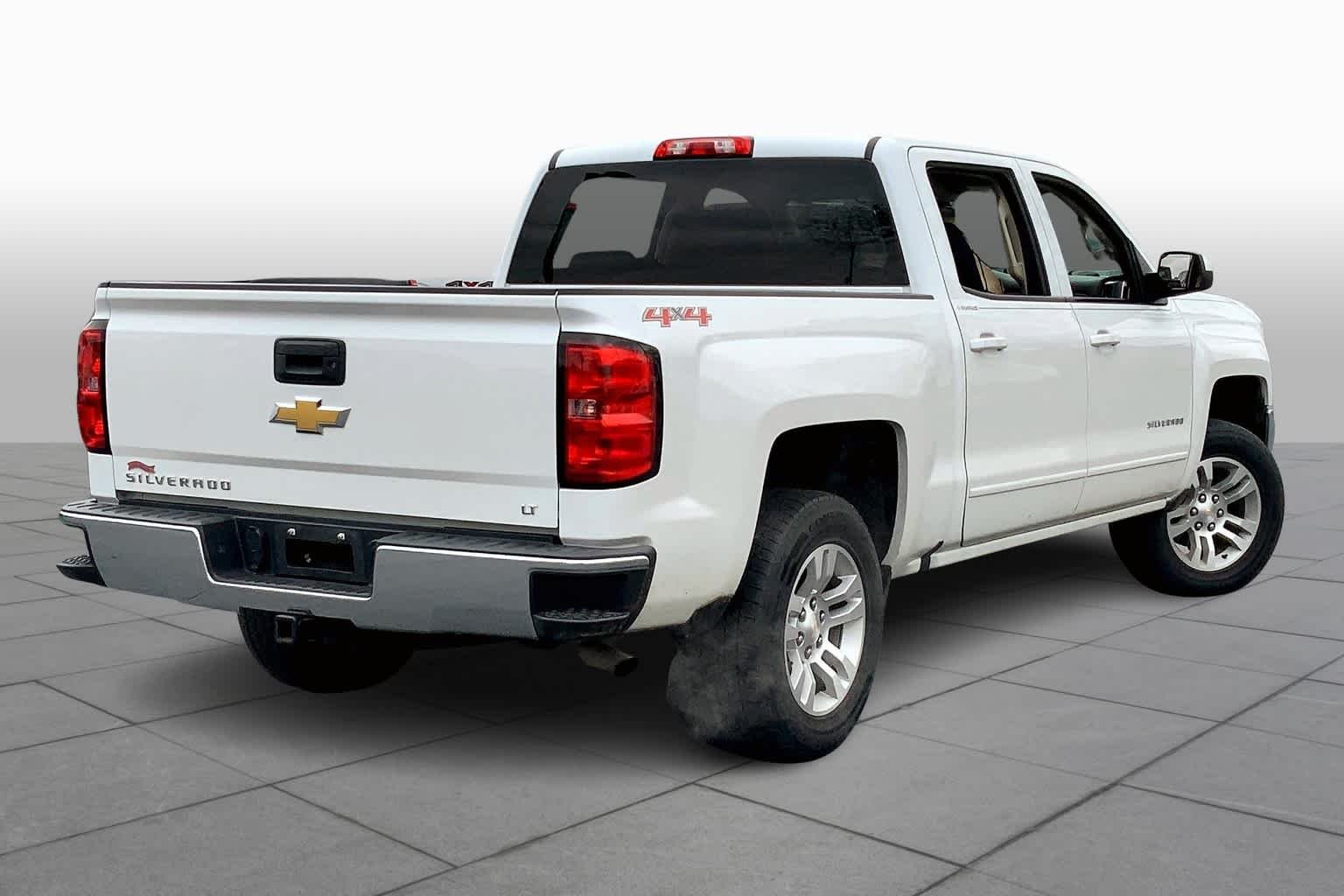 Used 2016 Iridescent Pearl Tricoat Chevrolet LT image 13