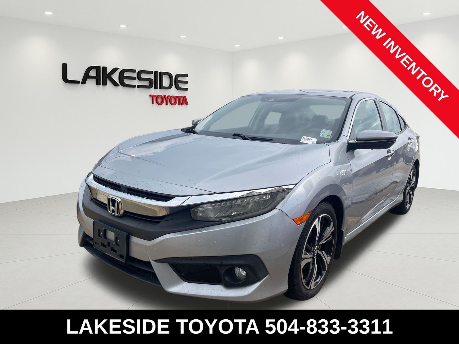 2016 Honda Civic Touring CVT's photo