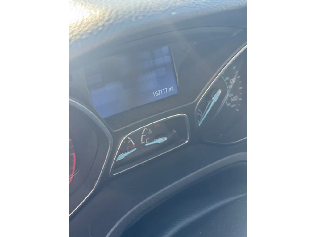 Used 2013 Ingot Silver Metallic Ford SE image 1