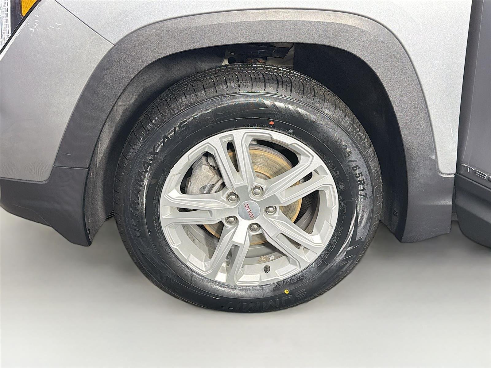 Used 2023 Sterling Metallic GMC SLE image 34