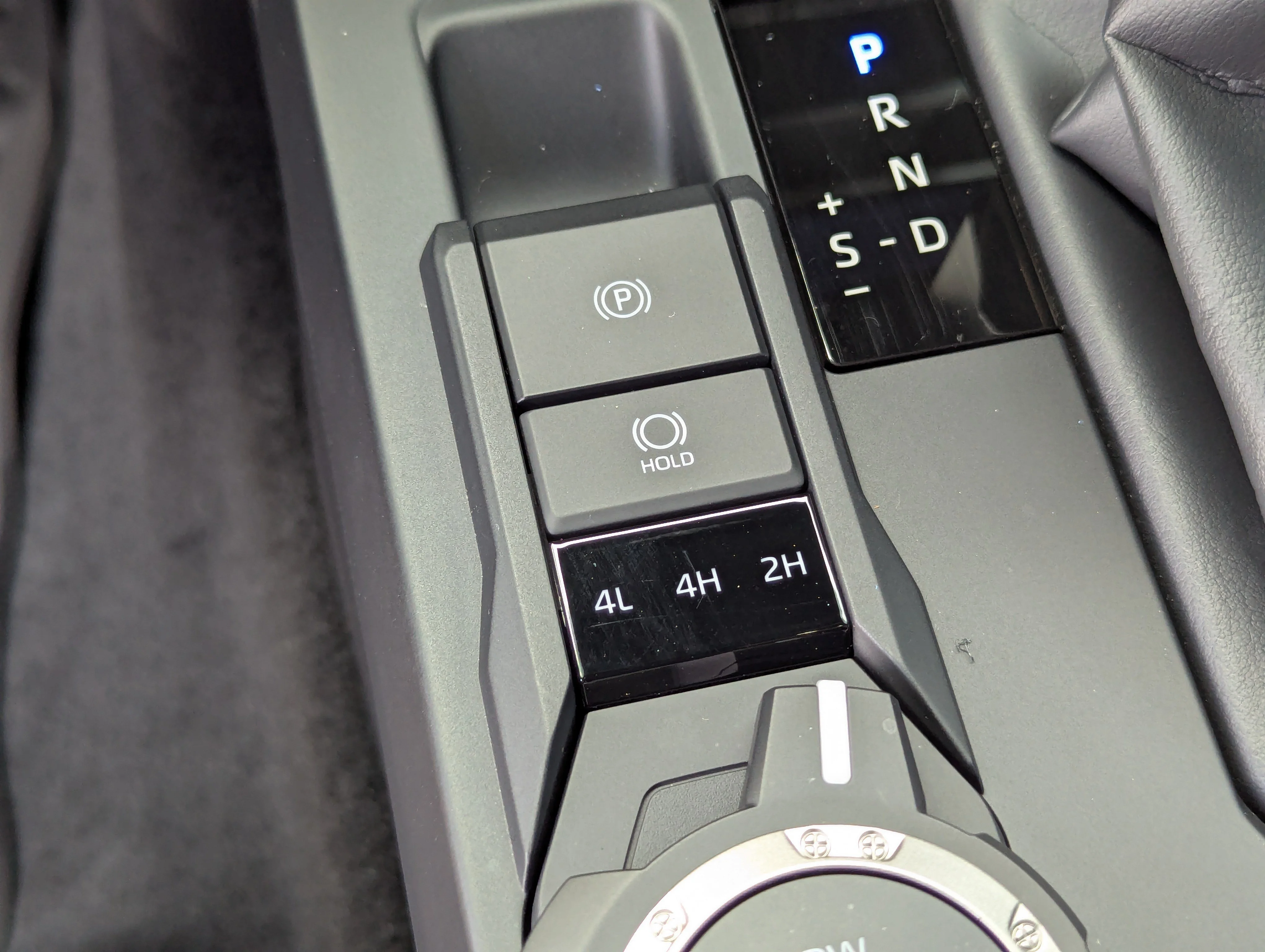 Used 2025 Blue Crush Metallic Toyota SR5 image 30