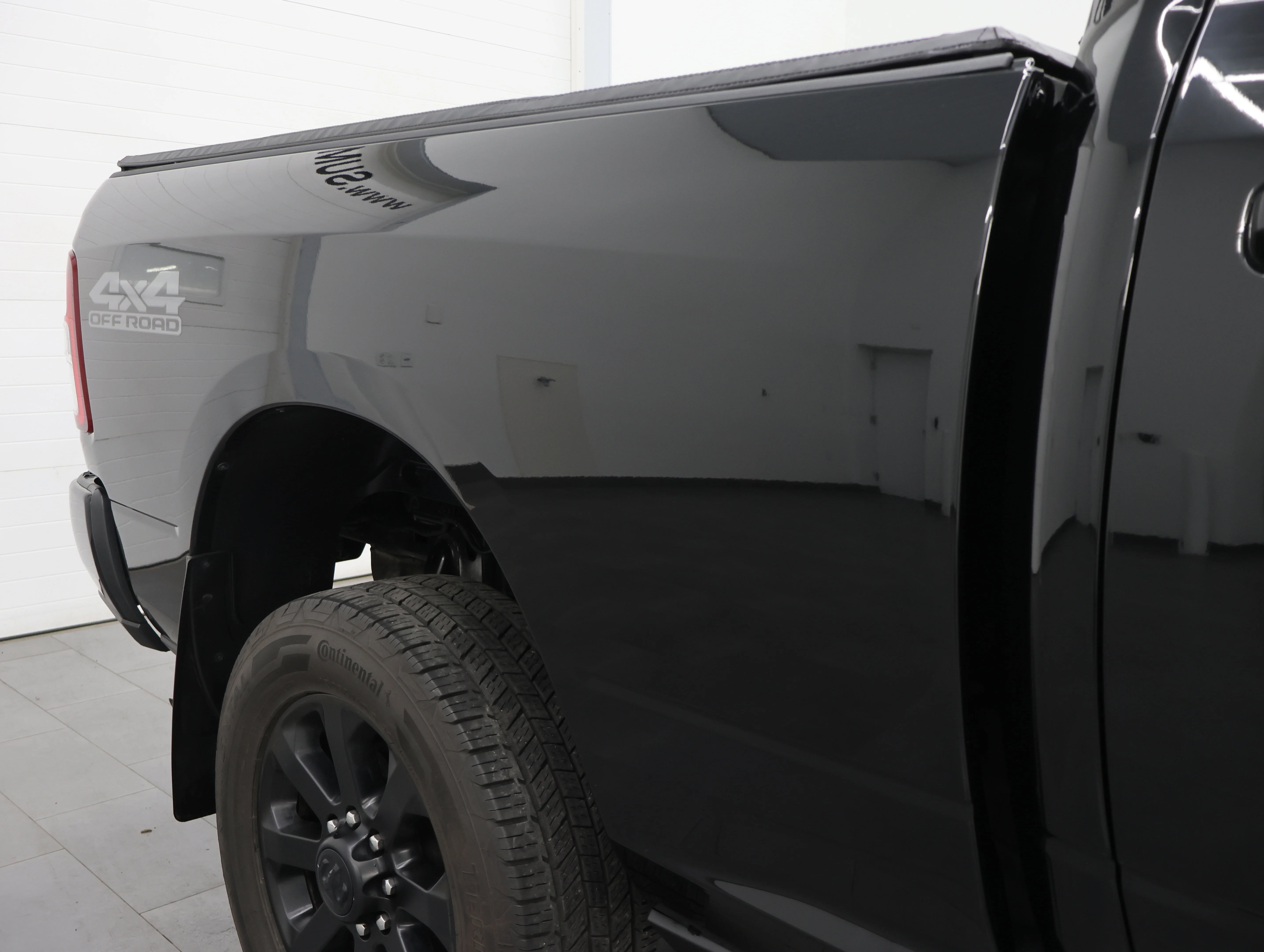 Used 2020 Diamond Black Crystal Pearlcoat Ram Big Horn image 27