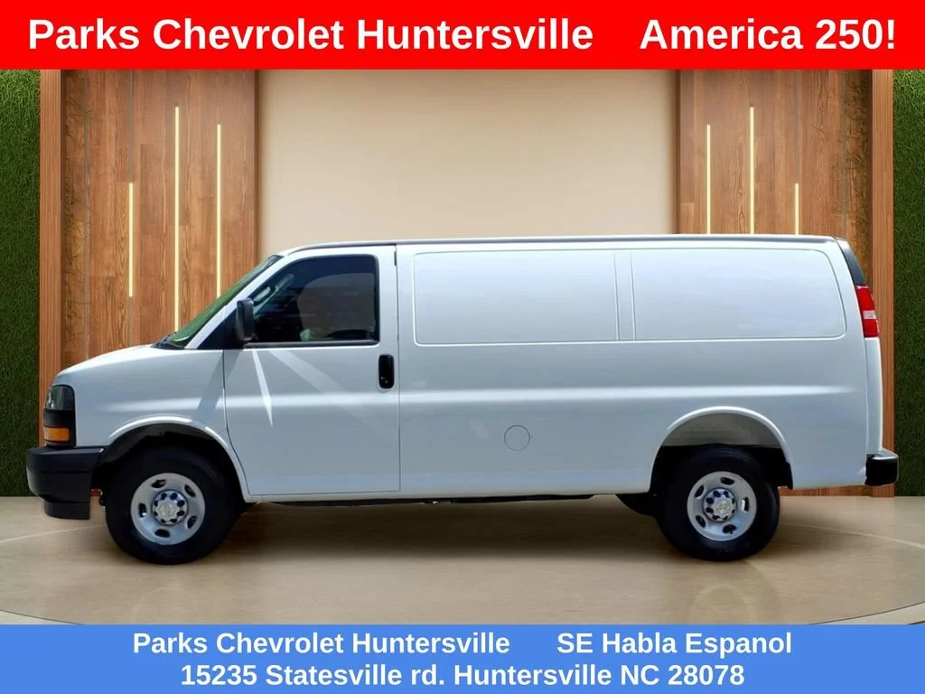 New 2026 Summit White Chevrolet WT image 24