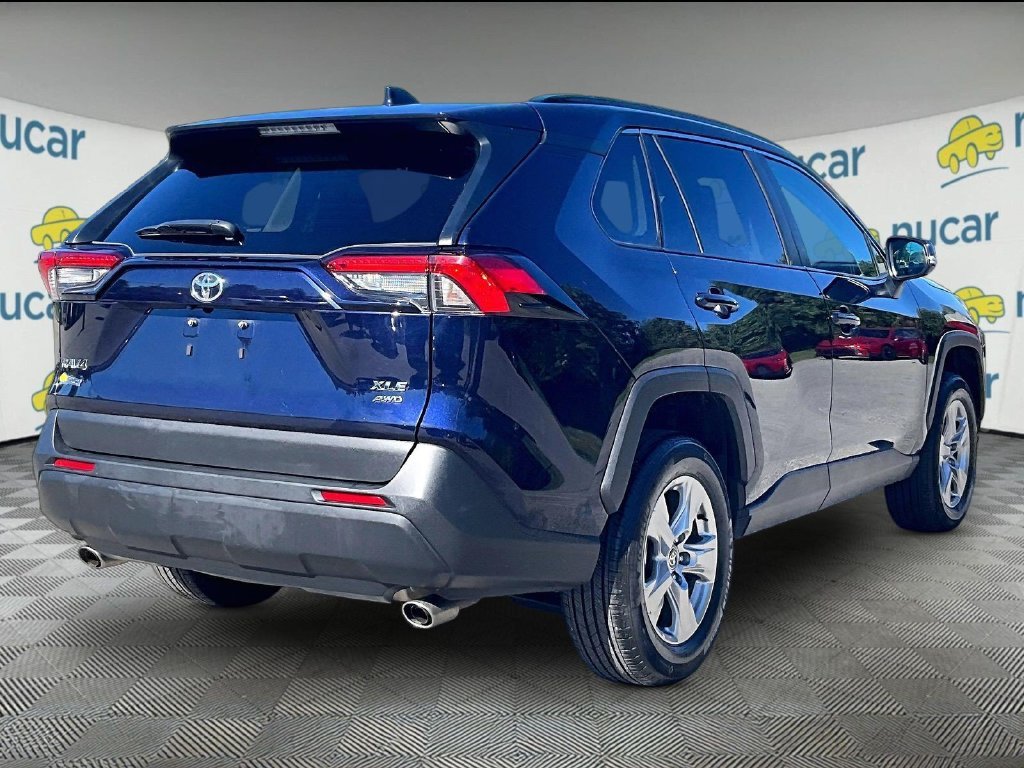 Used 2025  Toyota XLE image 6