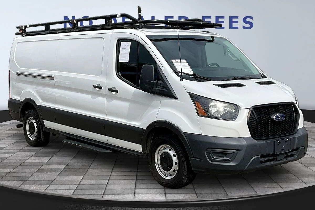 Used 2021  Ford  image 3