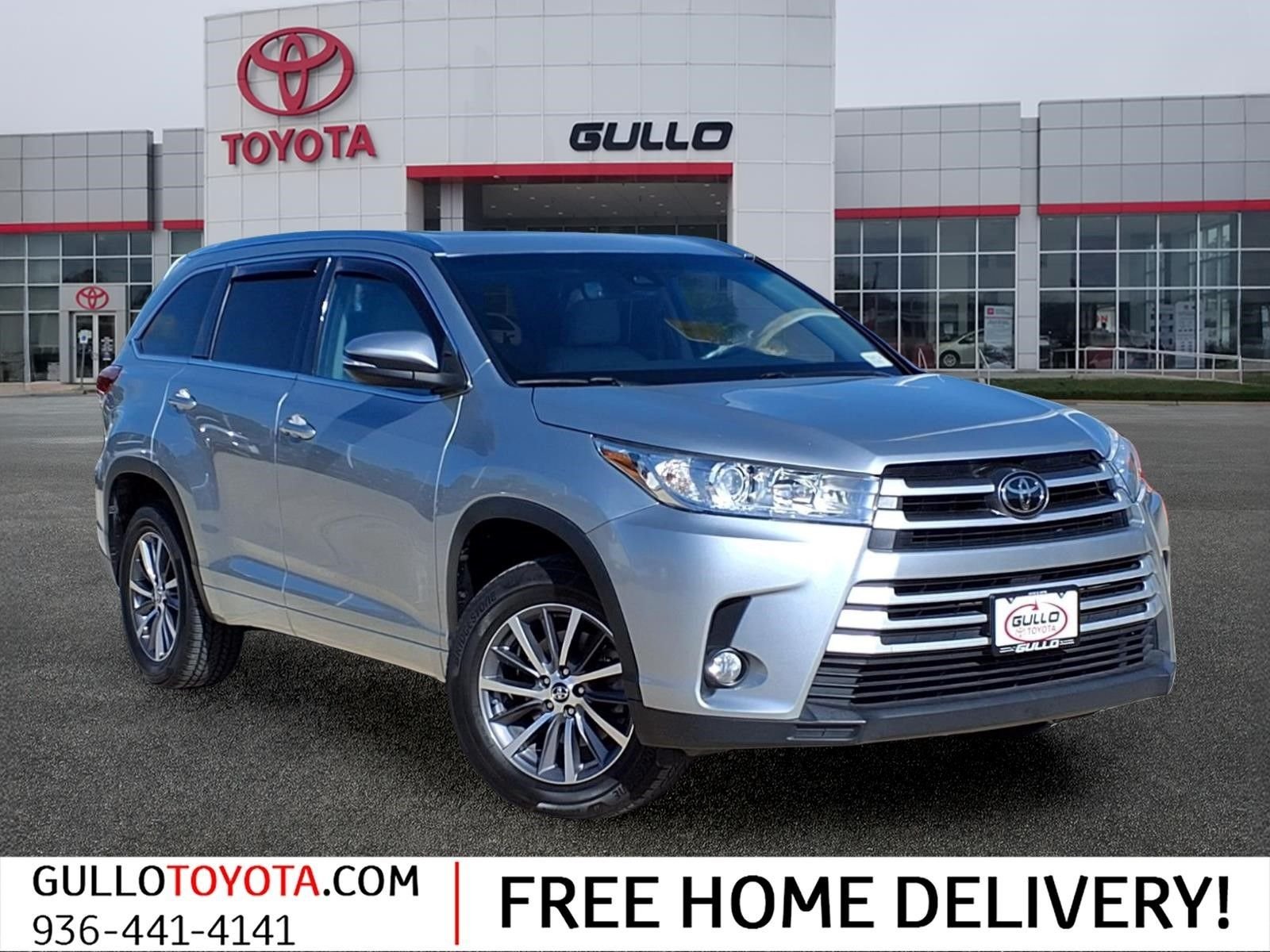 Certified Used 2017 Celestial Silver Metallic Toyota XLE image 1