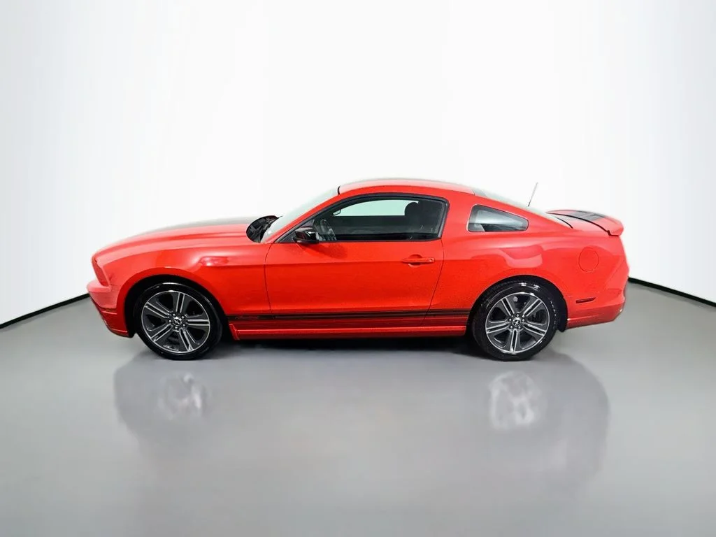 Used 2014 Race Red Ford V6 image 4