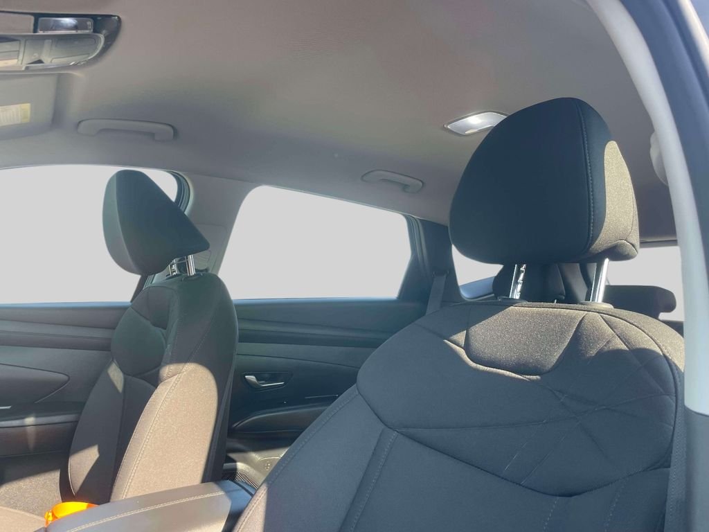 Used 2025 Black Hyundai SE image 19