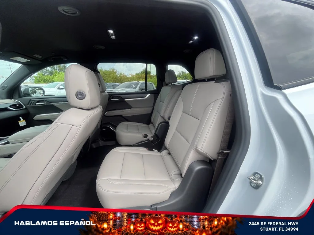 New 2027 Glacier White Tricoat GMC Elevation image 12