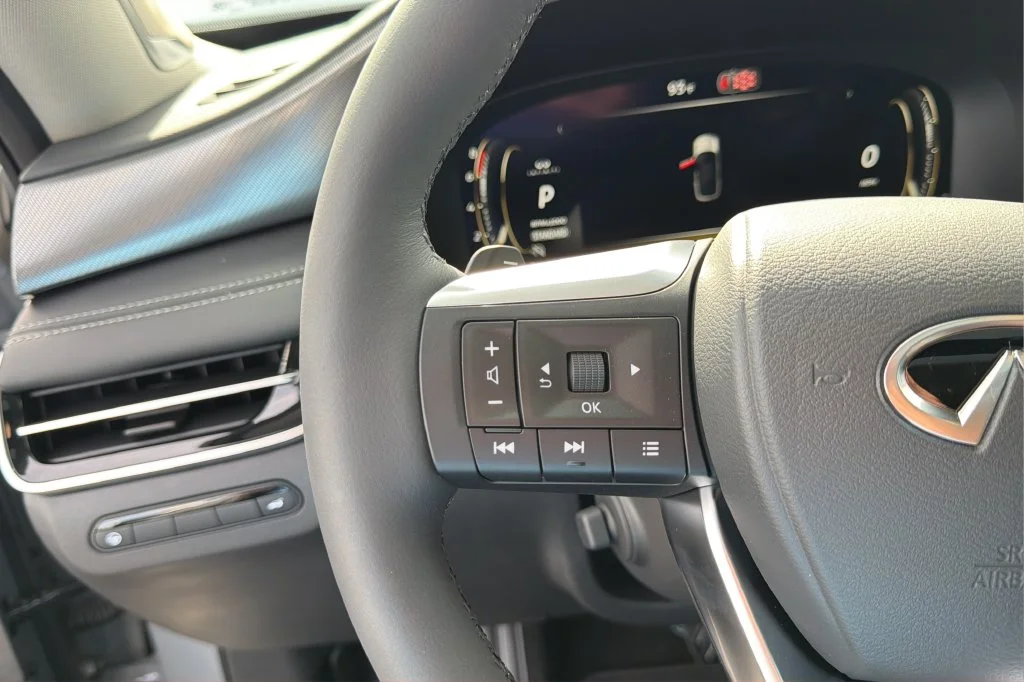 New 2027 HARBOR GRAY INFINITI Luxe FWD image 21