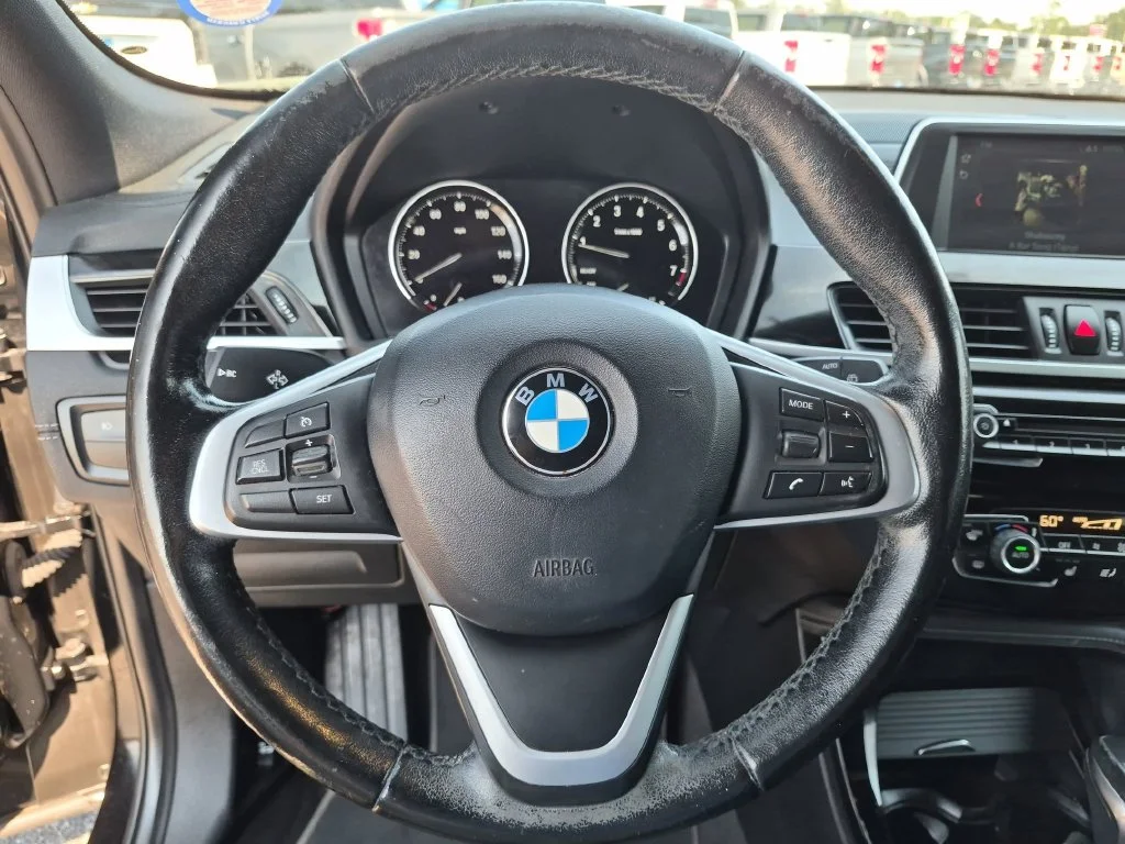 Used 2018 Black BMW sDrive28i image 14