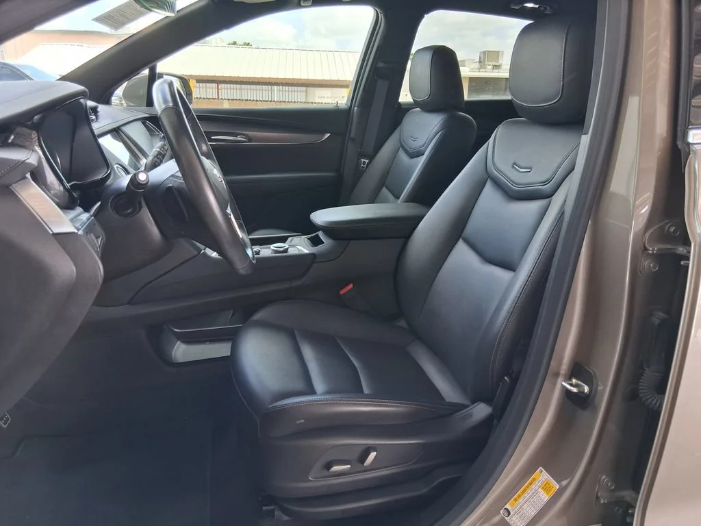 Used 2023 LATTE METALLIC Cadillac FWD Luxury image 17