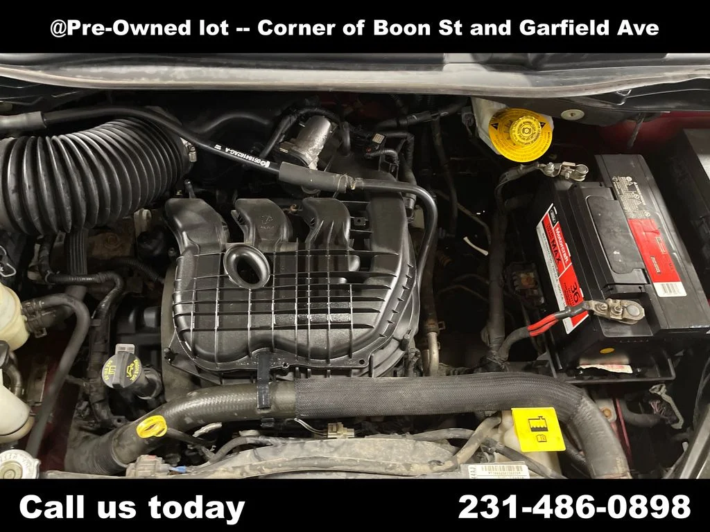 Used 2014 Red Dodge SXT image 10