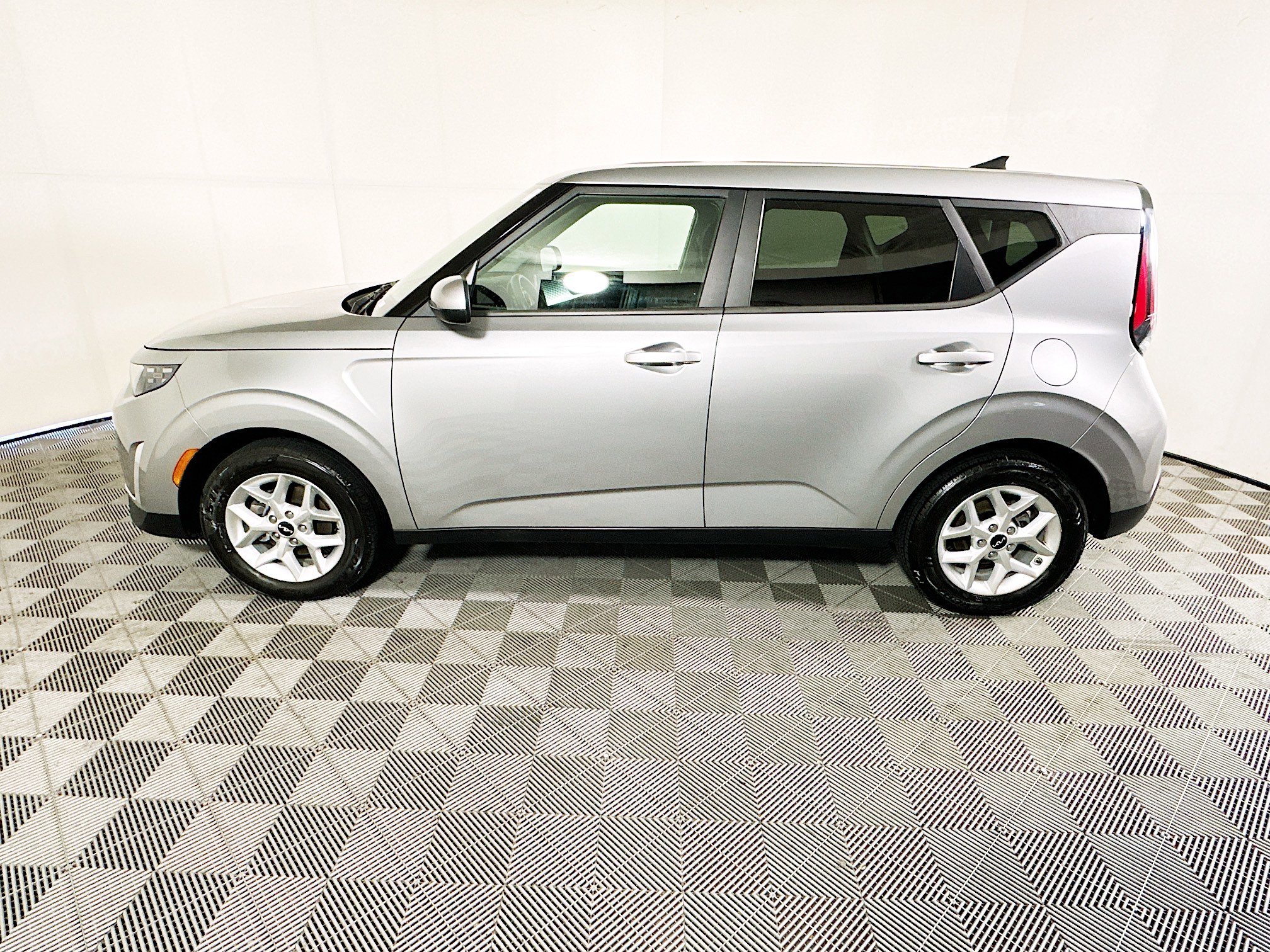 2024 Kia Soul thumbnail 9
