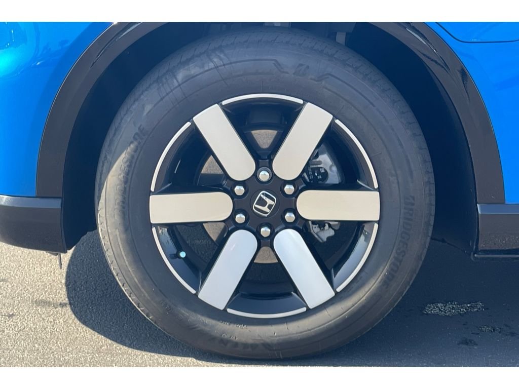 Used 2024 Pacific Blue Metallic Honda Touring image 10