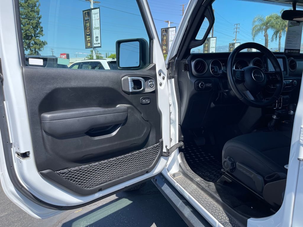 Used 2022 White Jeep Unlimited Sport S image 11
