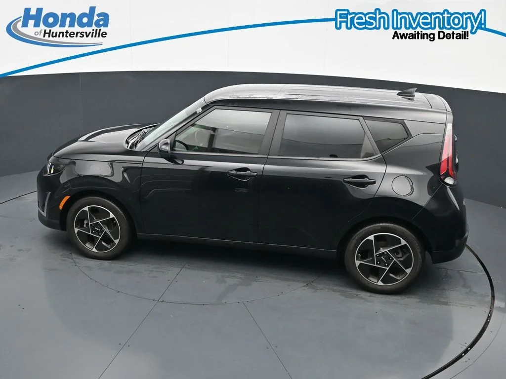 Used 2024 Black Kia EX image 18