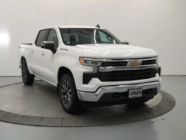 Used 2023 White Chevrolet LT image 3
