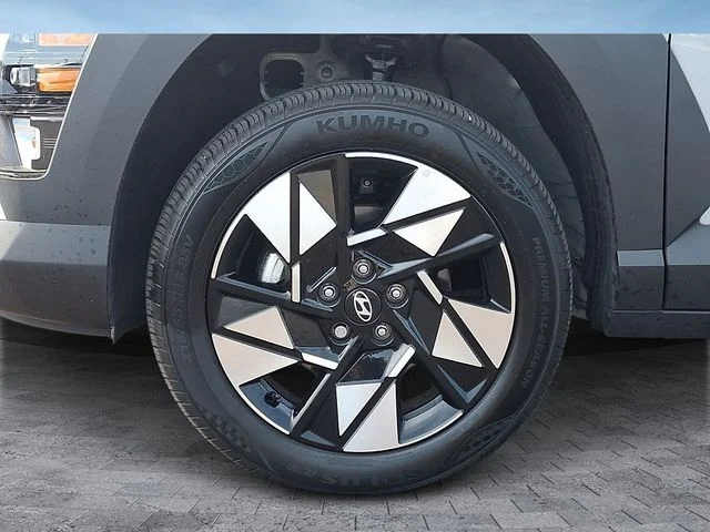 Used 2024 Gray Hyundai SEL image 8