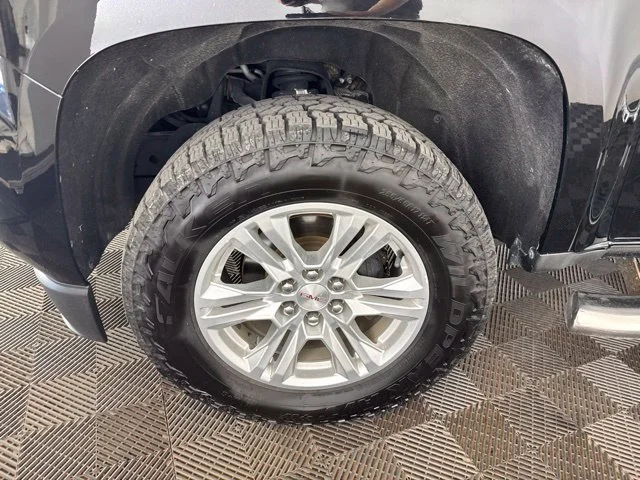 Used 2019 Black GMC SLE1 image 27