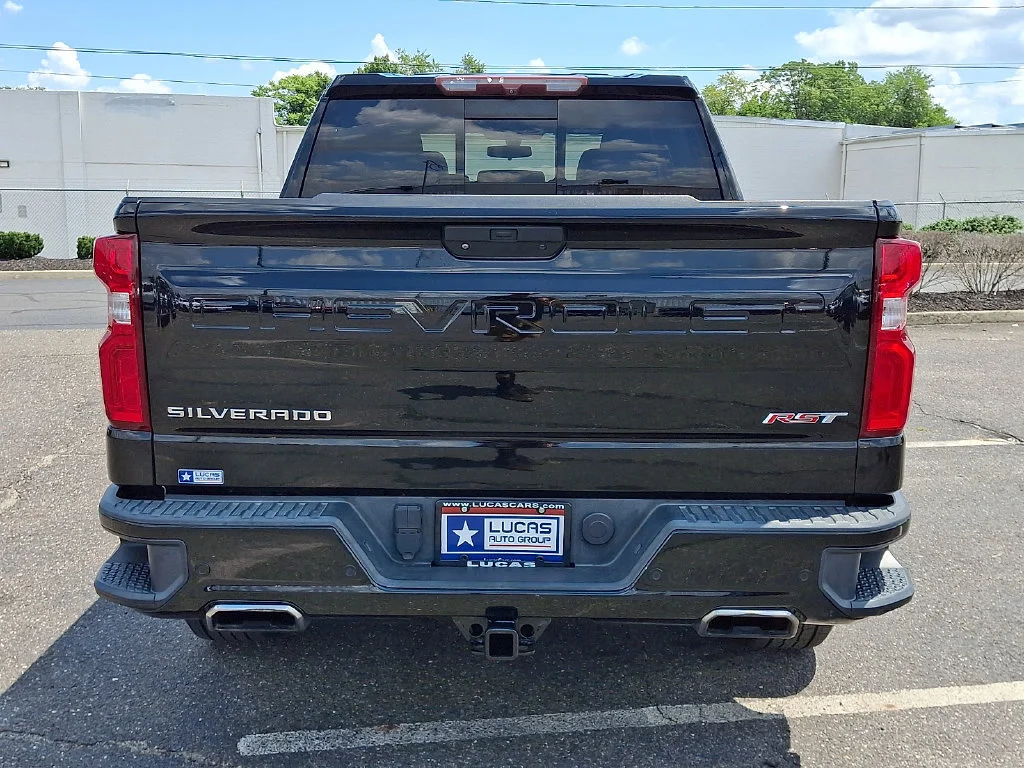 Used 2020 BLACK Chevrolet RST image 10