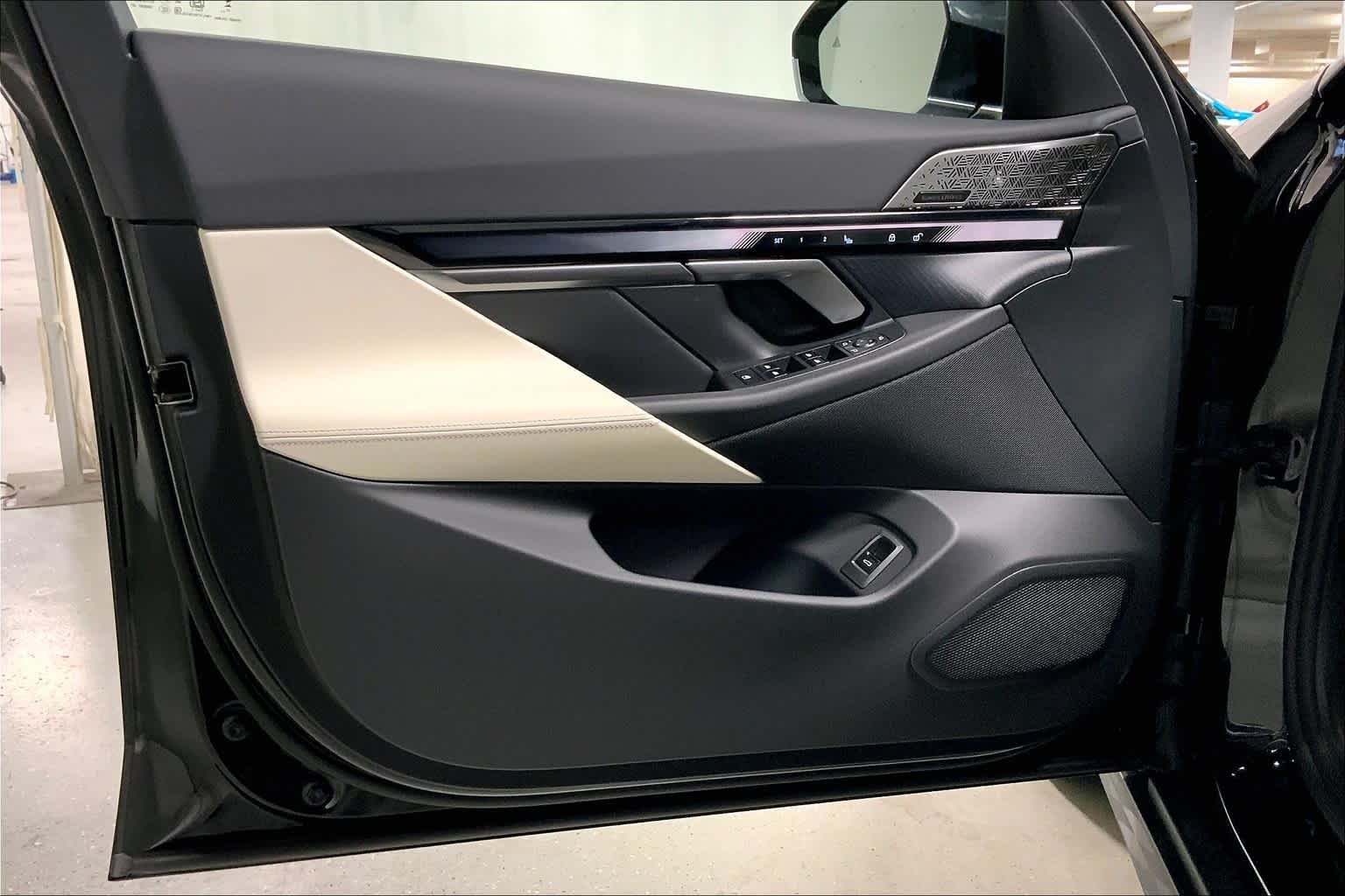 Used 2024 Black Sapphire Metallic BMW eDrive40 image 10