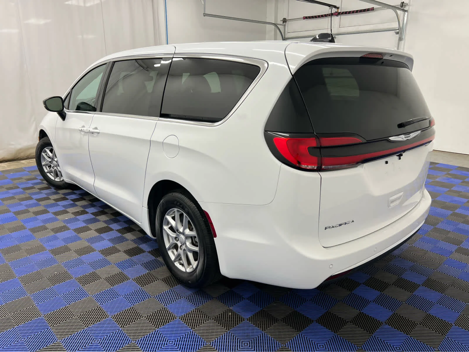 Used 2026 Bright White Clearcoat Chrysler Select image 8