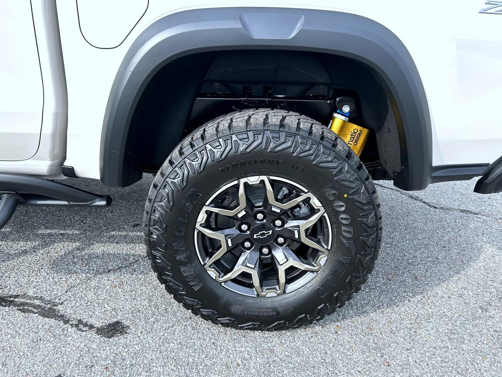 2026 Chevrolet Colorado ZR2 - Photo 22