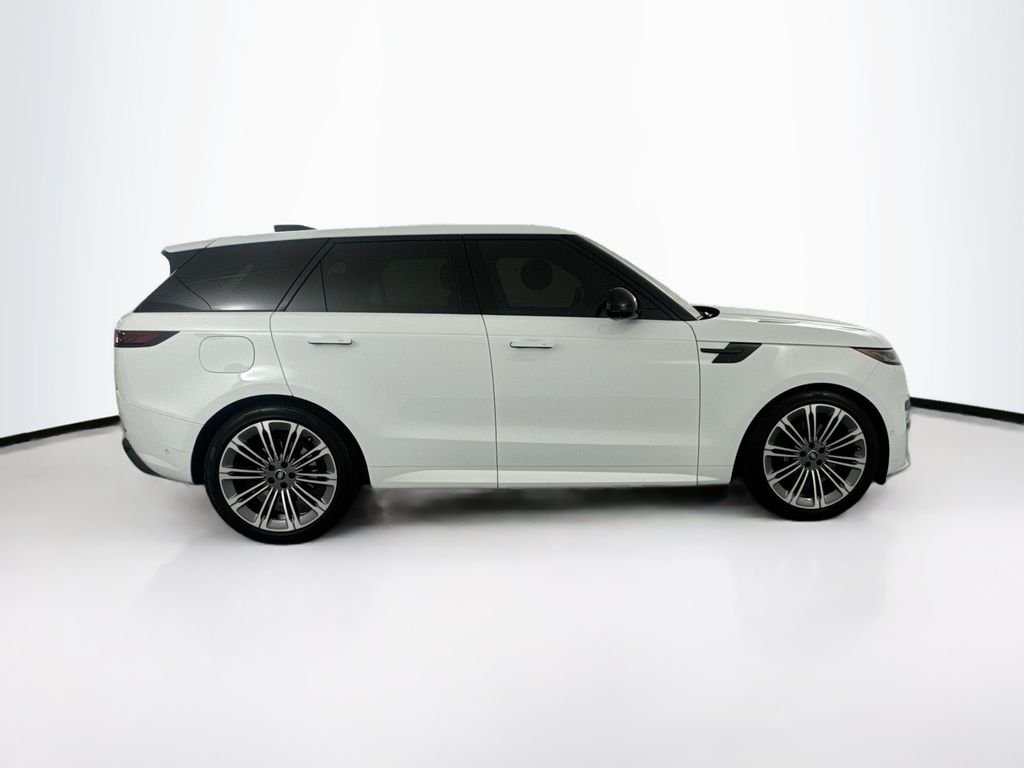 Certified Used 2025 White Land Rover Dynamic SE image 4