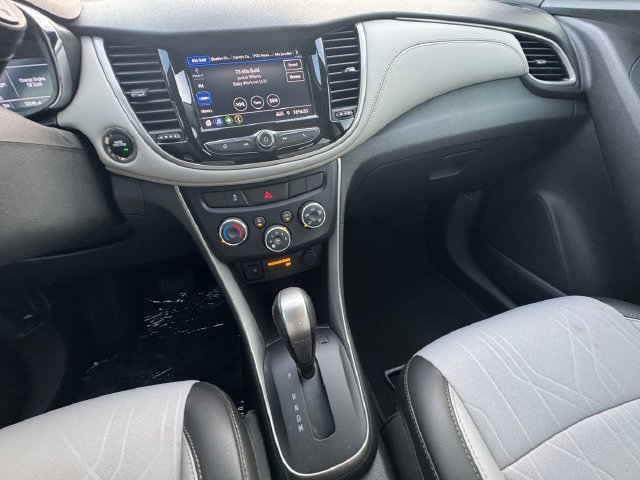 Used 2020 SUMMIT WHITE Chevrolet LT image 3