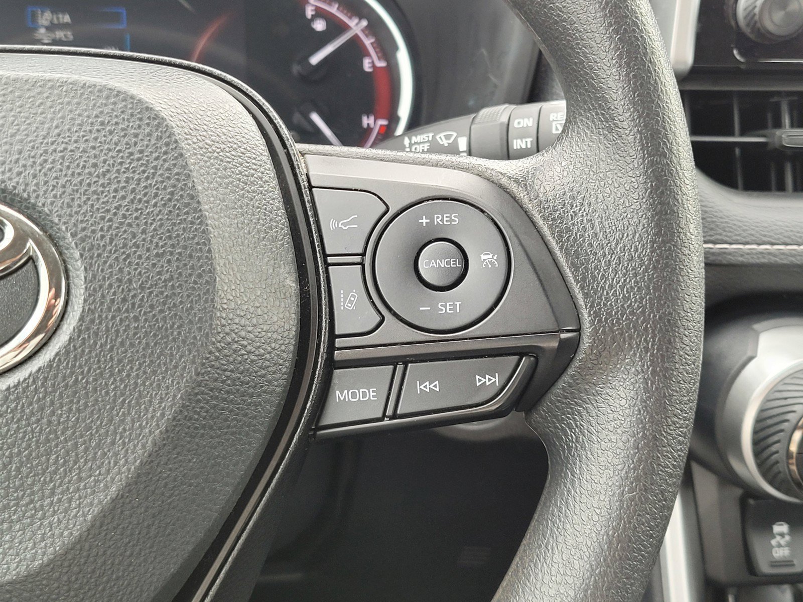 Certified Used 2025 Silver Toyota XLE image 26