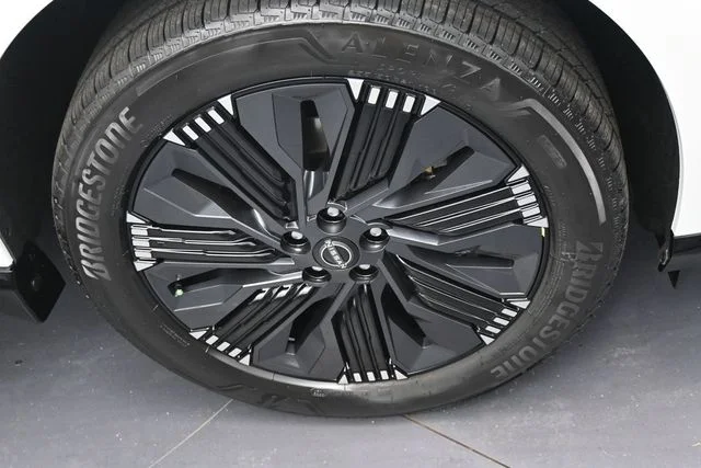 New 2026 Everest White Pearl TriCoat Nissan Platinum image 32